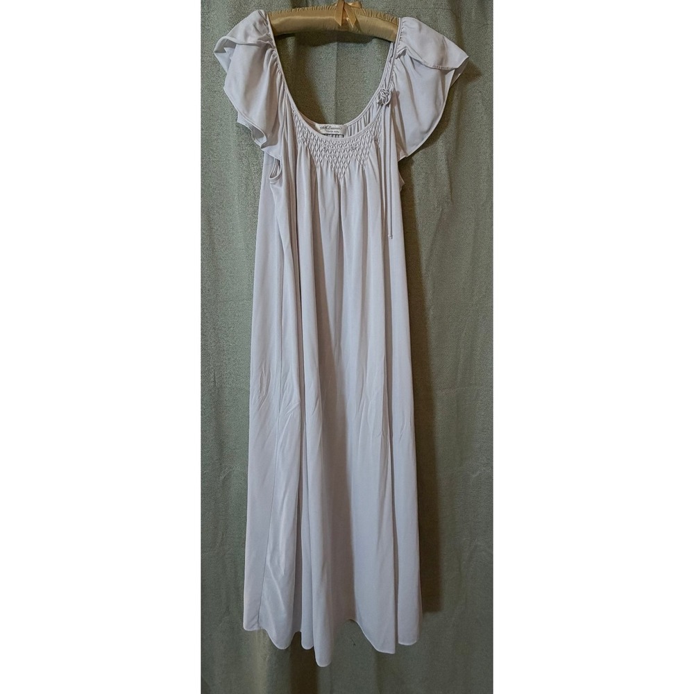Miss Elaine Silk Essence Vintage Womens Small Nightgown Lavender Nylon Smocked